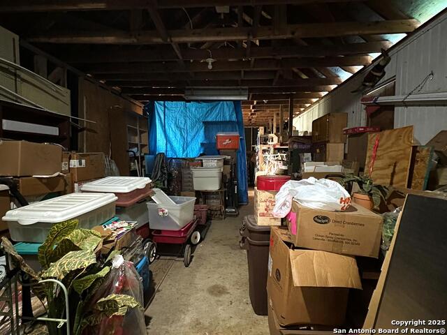 Image 18 of 38 For 4842 Lord  