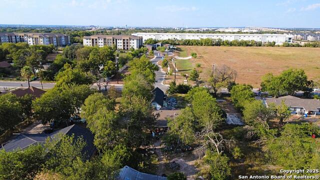 Image 33 of 38 For 4842 Lord  