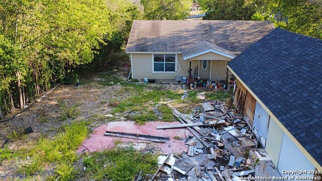 Image 34 of 38 For 4842 Lord  