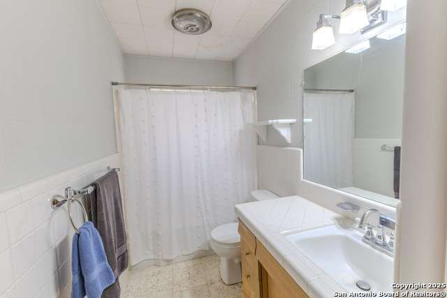 Image 26 of 39 For 717 Skylane