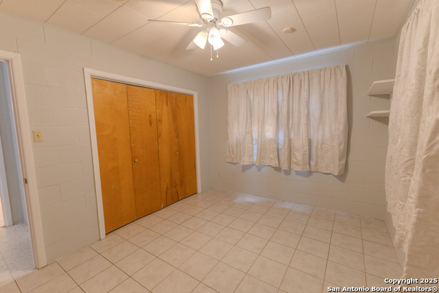 Image 27 of 39 For 717 Skylane