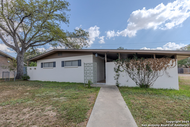 Image 3 of 39 For 717 Skylane