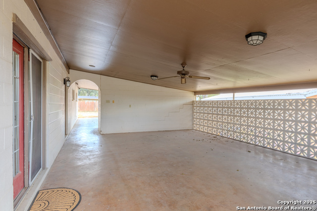 Image 35 of 39 For 717 Skylane