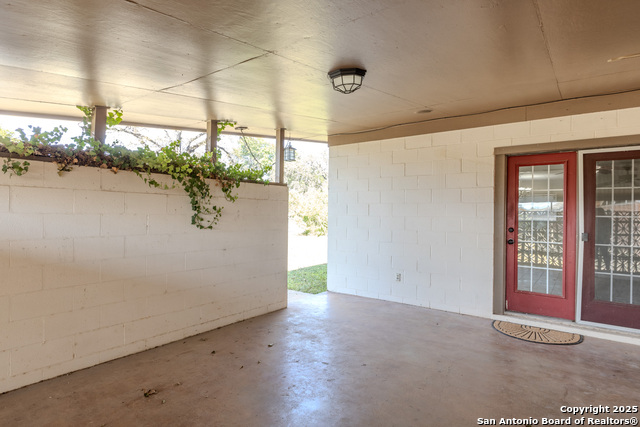 Image 36 of 39 For 717 Skylane