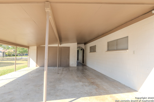 Image 38 of 39 For 717 Skylane