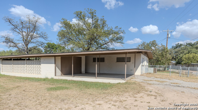 Image 6 of 39 For 717 Skylane