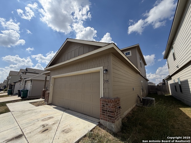 Image 4 of 24 For 715 Wild Olive