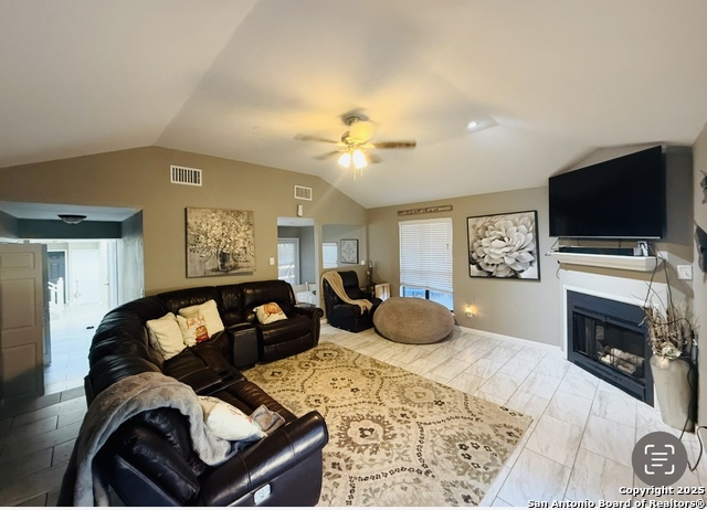 Image 11 of 35 For 13319 Rockhampton