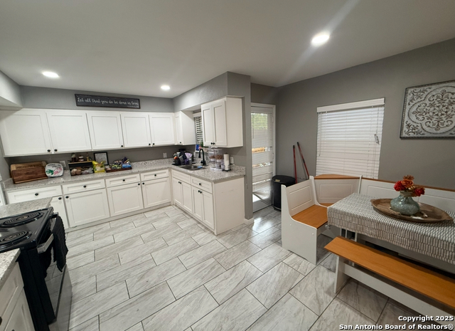 Image 15 of 35 For 13319 Rockhampton