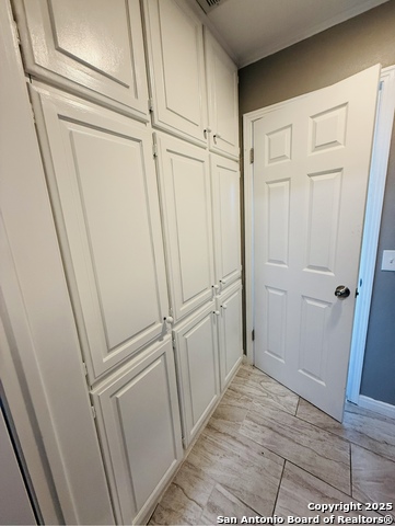 Image 28 of 35 For 13319 Rockhampton