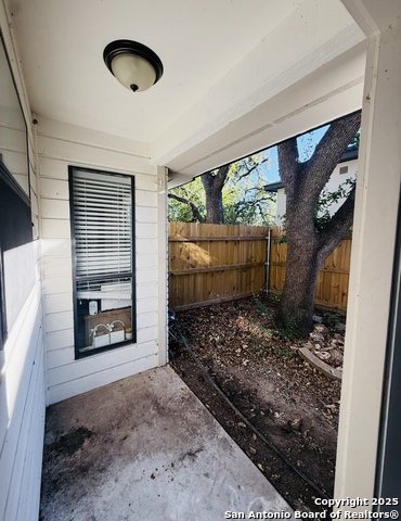 Image 29 of 35 For 13319 Rockhampton