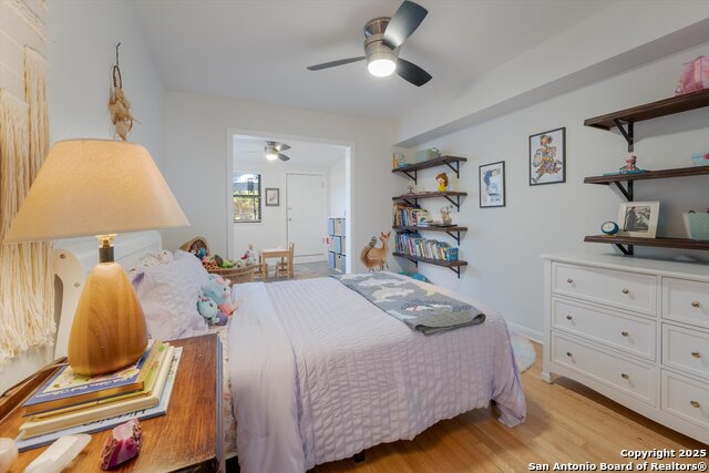 Listing photo id 15 for 614 Larkwood Dr