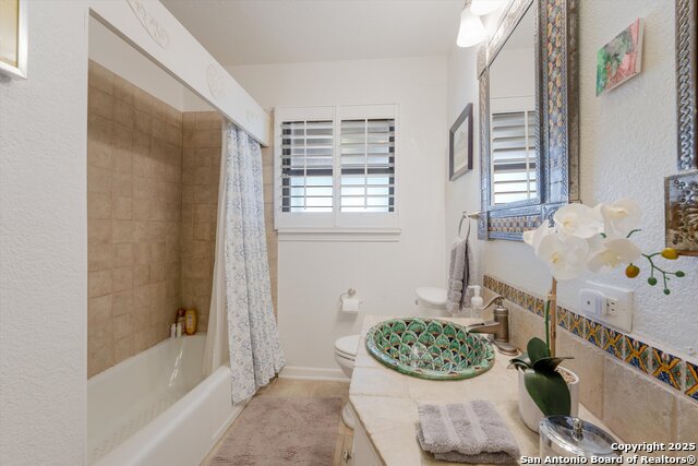 Listing photo id 22 for 614 Larkwood Dr