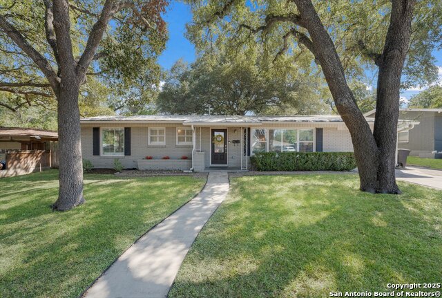 Listing photo id 28 for 614 Larkwood Dr