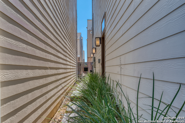 Image 4 of 24 For 3839 Harry Wurzbach  12