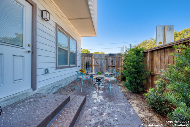 Image 5 of 24 For 3839 Harry Wurzbach  12