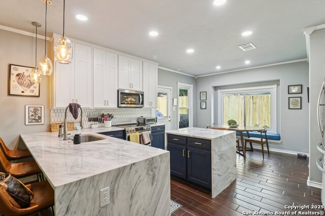 Listing photo id 9 for 2159 Redwoods Crest