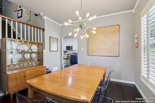 Listing photo id 13 for 2159 Redwoods Crest