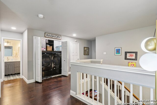 Listing photo id 15 for 2159 Redwoods Crest