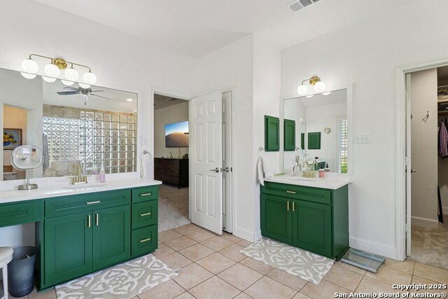 Listing photo id 22 for 2159 Redwoods Crest