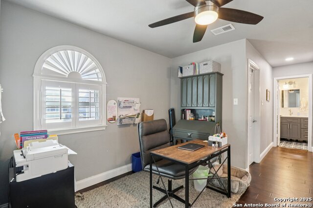 Listing photo id 23 for 2159 Redwoods Crest