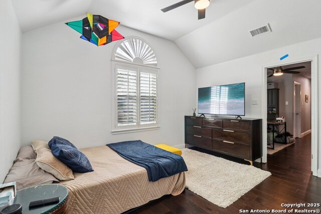 Listing photo id 25 for 2159 Redwoods Crest