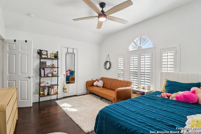 Listing photo id 28 for 2159 Redwoods Crest