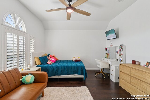 Listing photo id 29 for 2159 Redwoods Crest