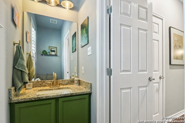 Listing photo id 30 for 2159 Redwoods Crest