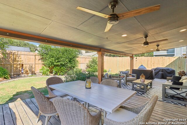 Listing photo id 33 for 2159 Redwoods Crest