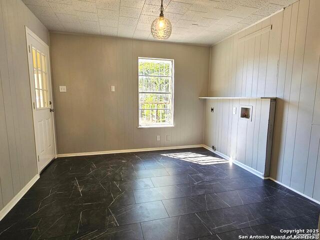 Image 8 of 16 For 3214 Travis W