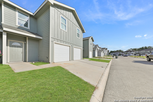 Image 2 of 26 For 9907 Grove Mist 102