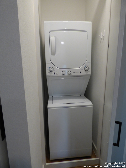 Image 12 of 17 For 2165 Gabriels Pl 1314