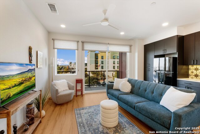 Image 4 of 17 For 2165 Gabriels Pl 1314