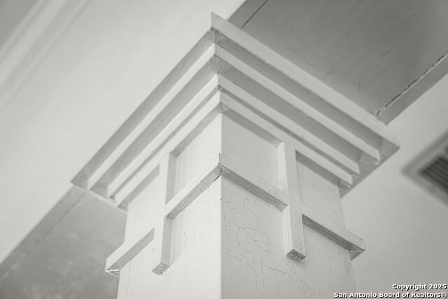 Image 15 of 48 For 843 Cross