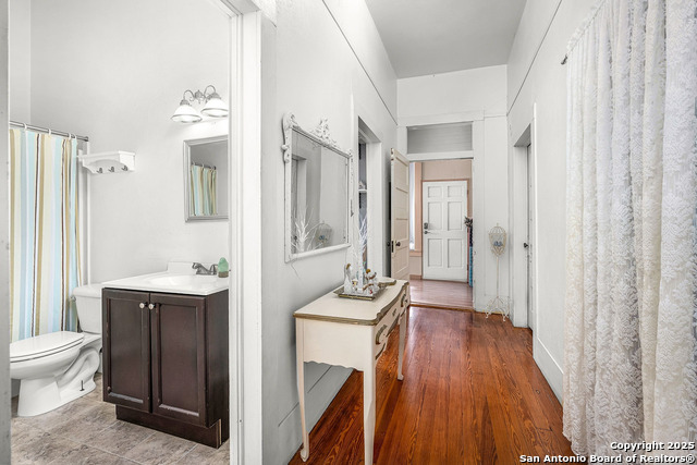 Image 23 of 48 For 843 Cross