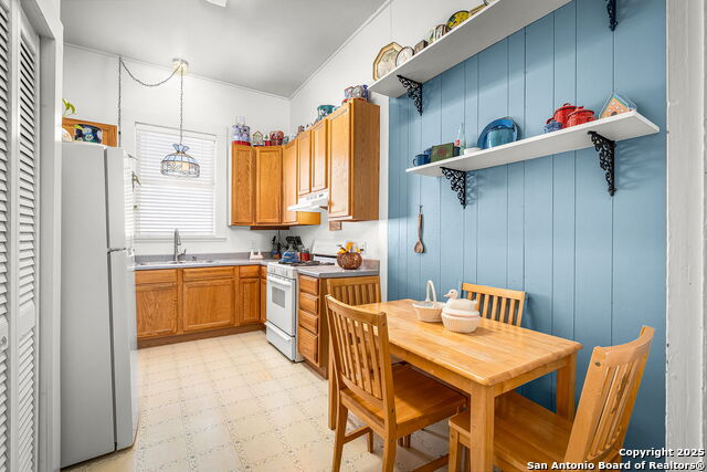 Image 25 of 48 For 843 Cross