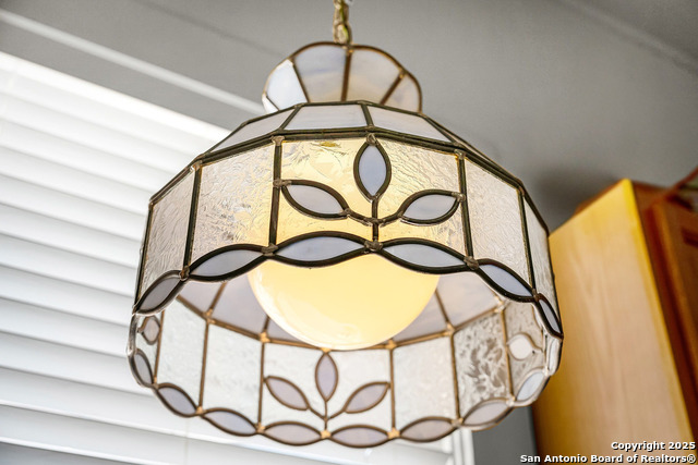 Image 27 of 48 For 843 Cross