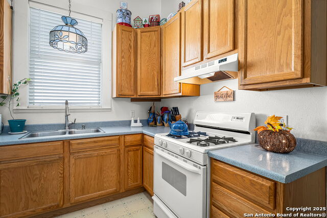 Image 28 of 48 For 843 Cross