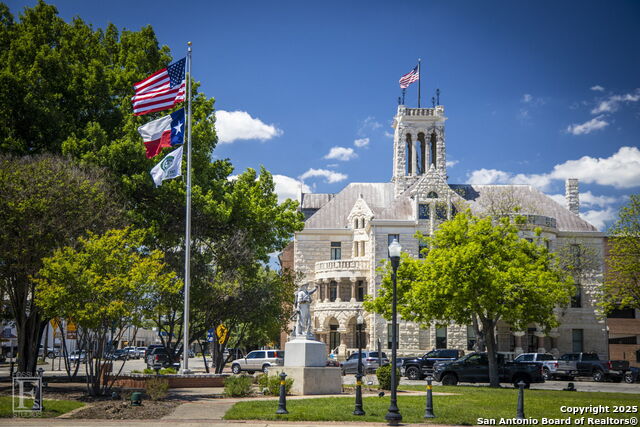 Image 44 of 48 For 843 Cross