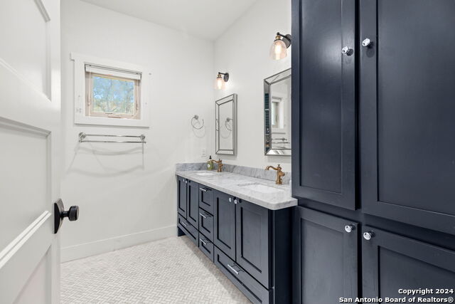 Image 12 of 41 For 684 Big Shades Rd