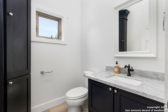 Image 22 of 41 For 684 Big Shades Rd