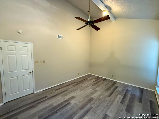 Listing photo id 10 for 5127 Timber Trace