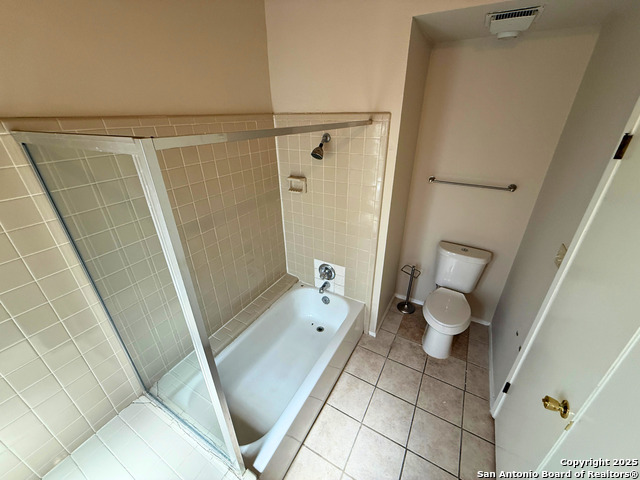 Listing photo id 12 for 5127 Timber Trace