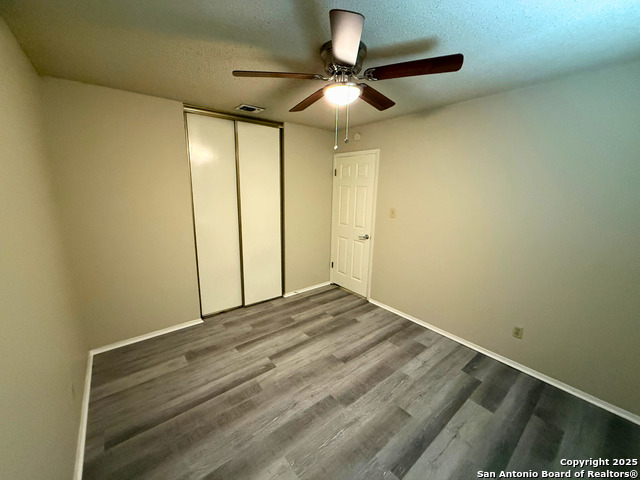 Listing photo id 18 for 5127 Timber Trace