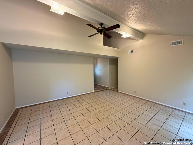 Listing photo id 7 for 5127 Timber Trace