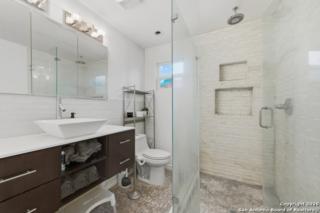 Image 16 of 25 For 118 Raleigh Place