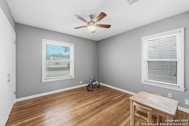 Image 19 of 25 For 118 Raleigh Place