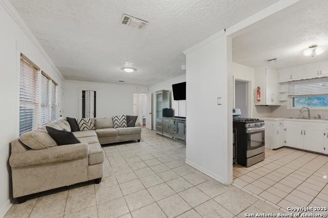 Image 9 of 25 For 118 Raleigh Place