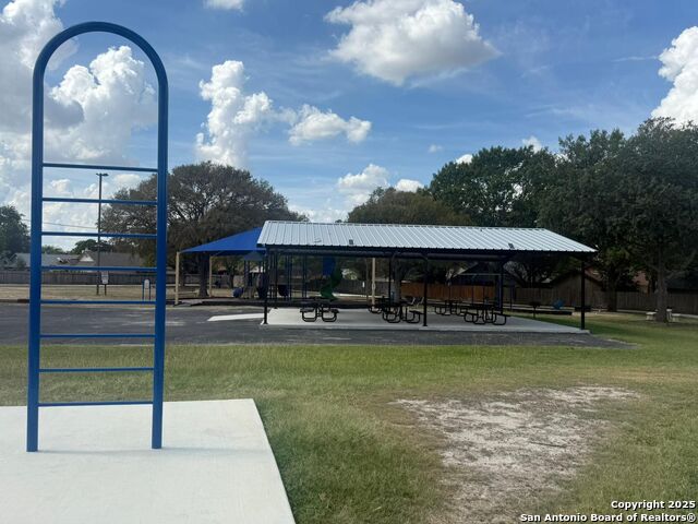 Listing photo id 15 for 12205 Stoney Xing